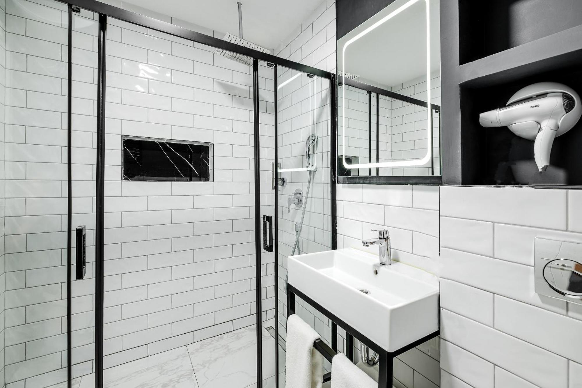 Montenegro Lodge Kavac Bilik gambar Bathroom