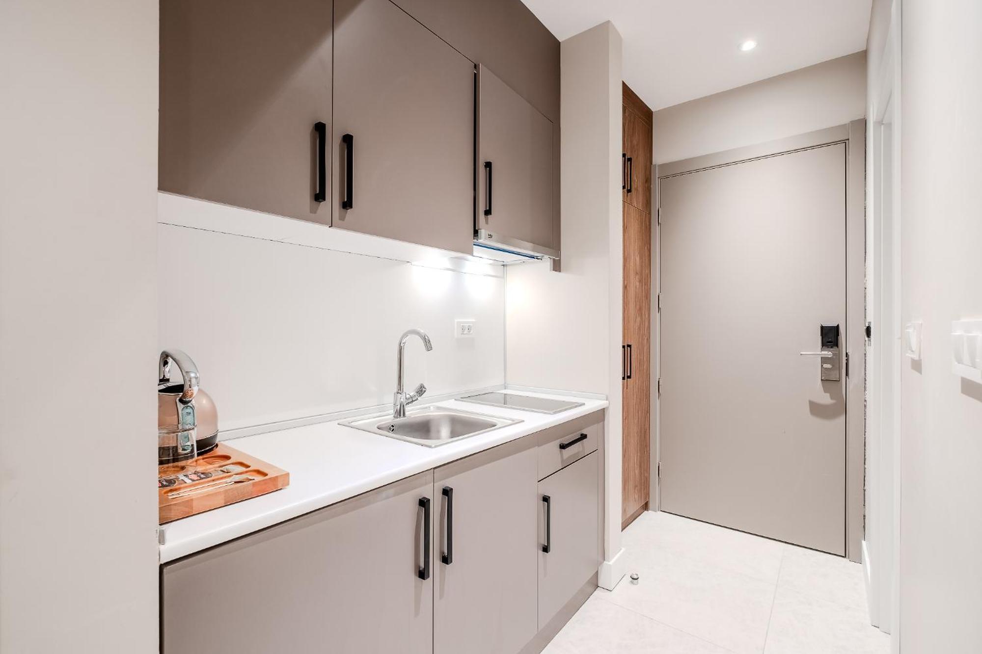 Montenegro Lodge Kavac Bilik gambar Kitchenette