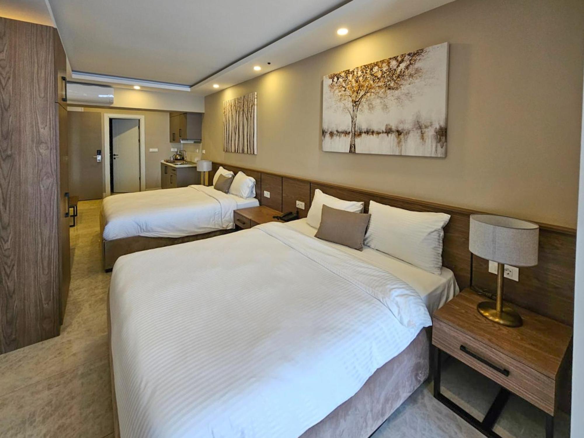 Montenegro Lodge Kavac Bilik gambar Deluxe Family Room