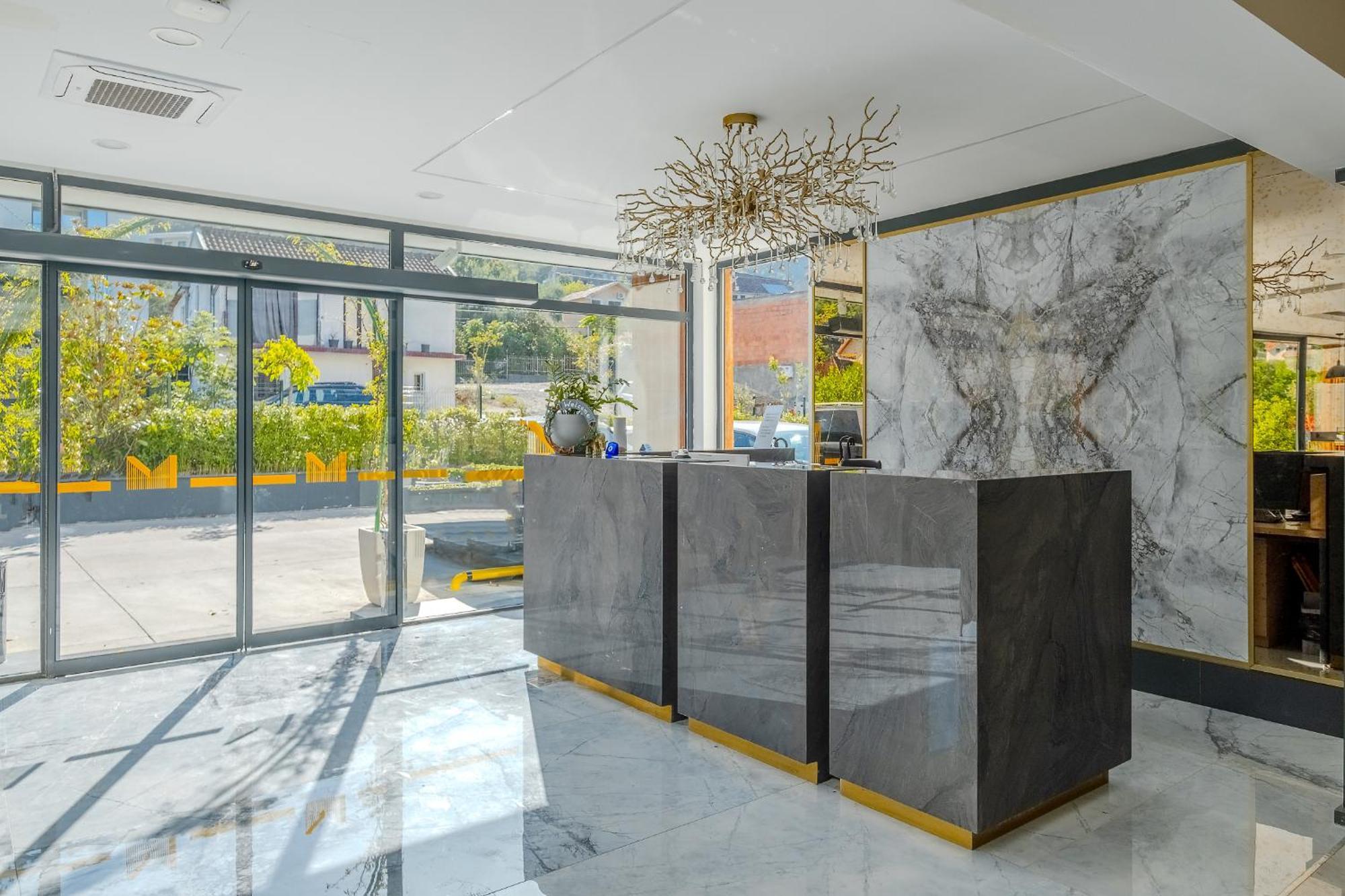 Montenegro Lodge Kavac Luaran gambar Reception